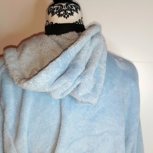 Hooded robe - Picture 8 of 10